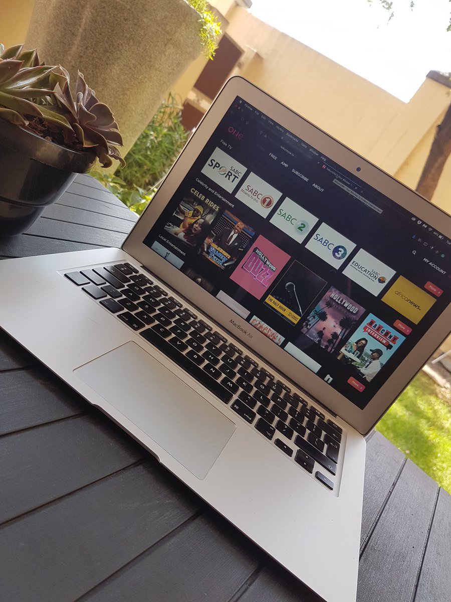 Sipho_Says's tweet photo. #AD| Competition time! I wanna spread the love to anyone who wants to try @telkomONE.
How does a month's subscription sound? All you have to do is RT this and reply with a 
screenshot of your FREE registered account. 10 vouchers up for grabs! #TelkomONE https://t.co/tQRyX2wAfV https://t.co/BvJCpPtJZ5