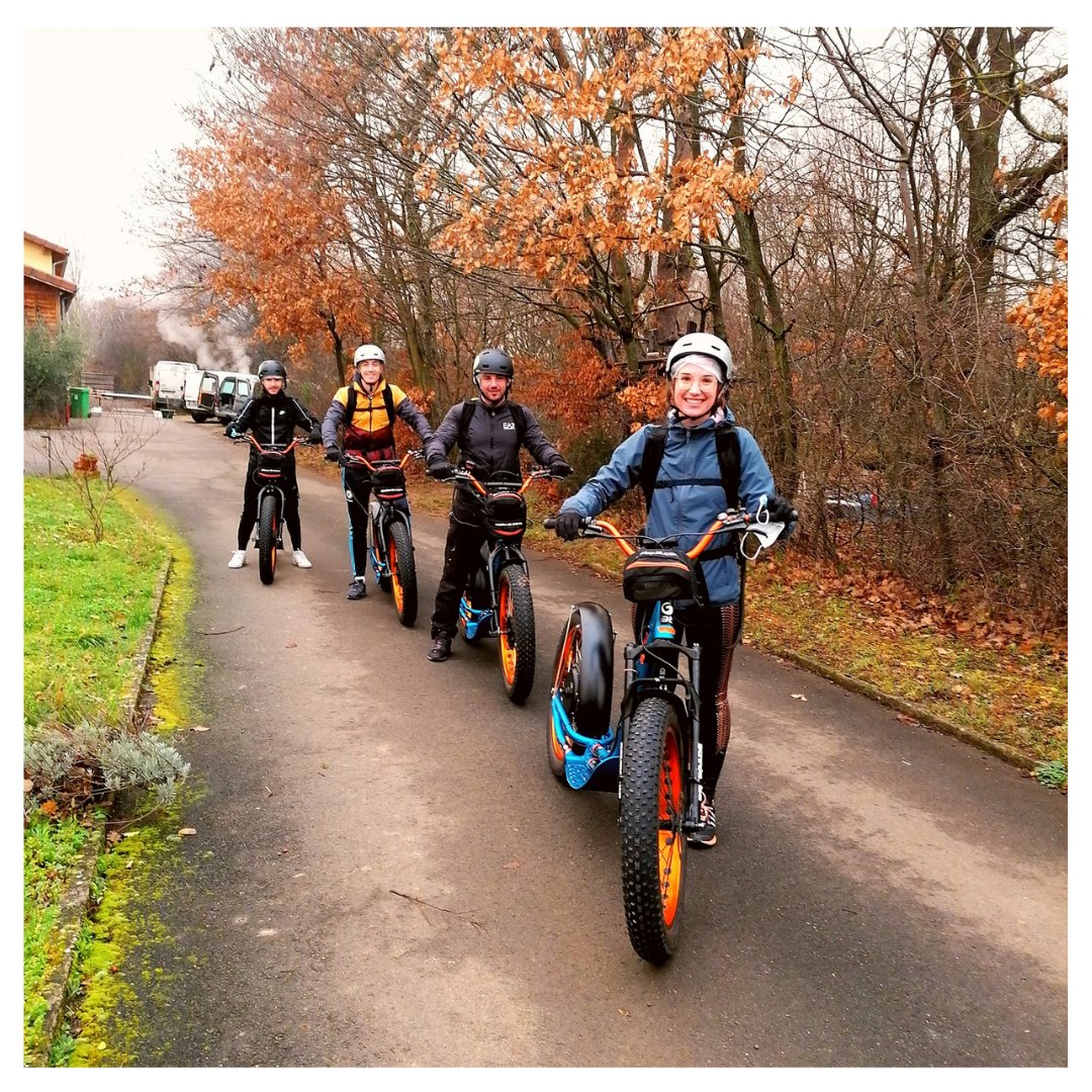[ OENOTOURISME, C'EST REPARTI ]

Venez prendre l'air en Beaujolais Pierres Dorées.
Au départ du Domaine, nous vous proposons des balades en E-ttrot ou autres véhicules avec nos partenaires @loisirsmotosport et @escaperide ! 

#prendrelair
#lyon
#tourisme
#decouvrir
#beaujolais