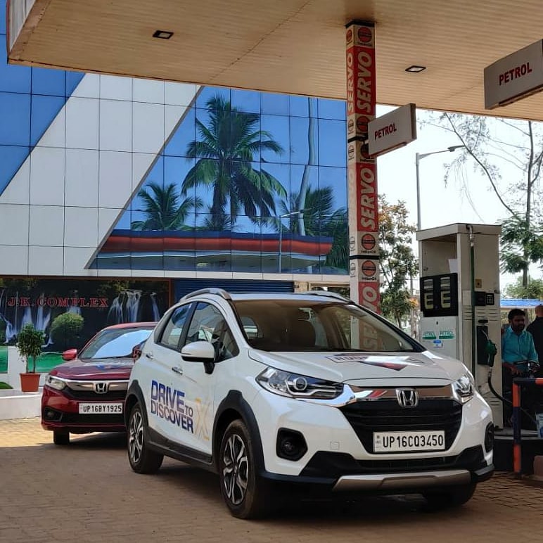 CarWale's tweet photo. It is day 3 of Honda's Drive to Discover 10 and our steed for the remainder of the journey to Goa is the funky WR-V petrol...i-VTEC FTW!
#DriveToDiscover10 #CWTribe #HondaCarIndia #HondaIndia #HondaWRV
@hondacarindia https://t.co/9rXraxyd2G