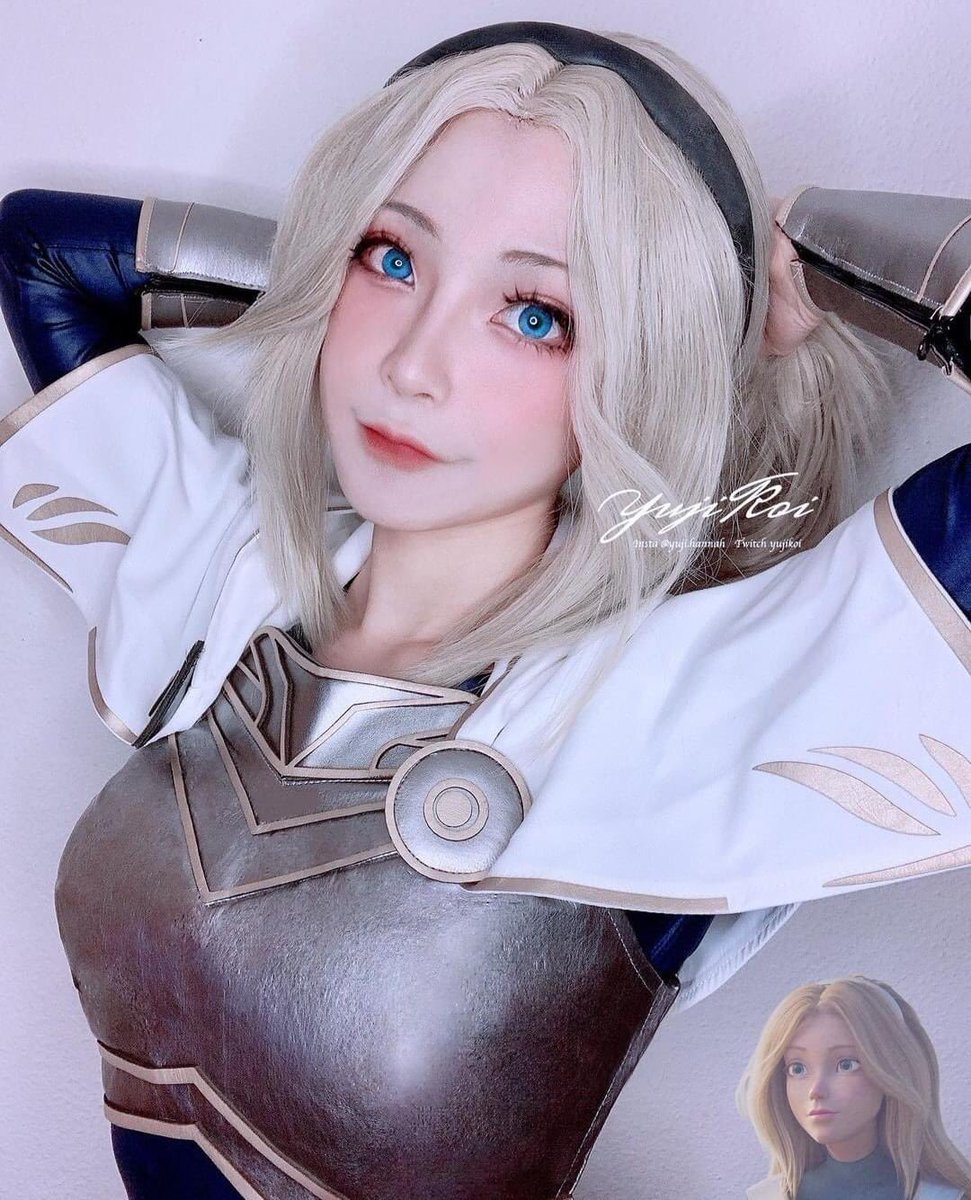 Yuji Koi Cosplay ~ LUX

 #WildRift #LUX