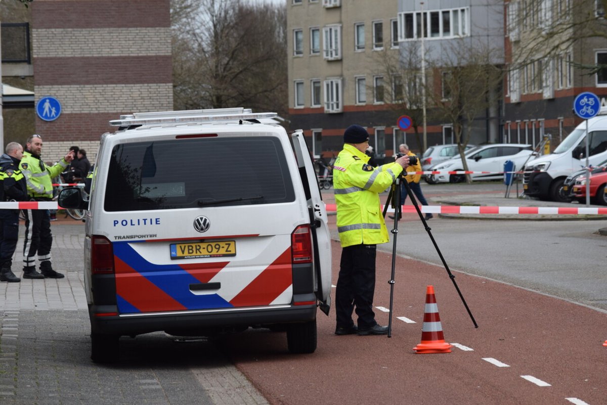 Leeuwarders van 18 en 19 jaar aangehouden op verdenking poging doodslag bij aanrijding - #Friesland -..