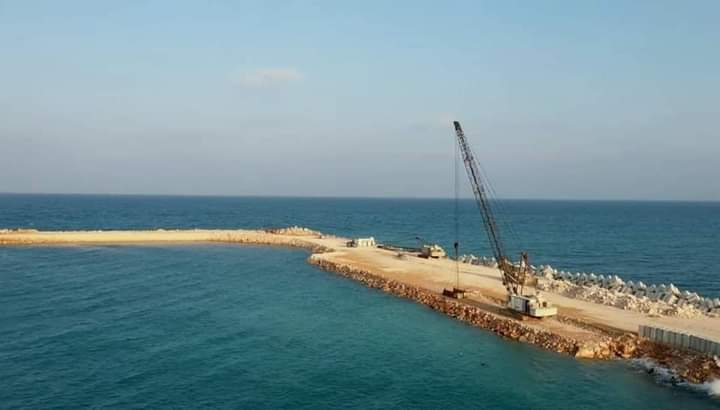 africanindex_'s tweet photo. No Chinese, IMF or World Bank loan.  This coastal town in Somalia is building its port all from money raised from the community.

- 650 metres quay 
- 11.5 metres deep 
- to be completed within 18 months (8 months time) https://t.co/WtHw64n40P
