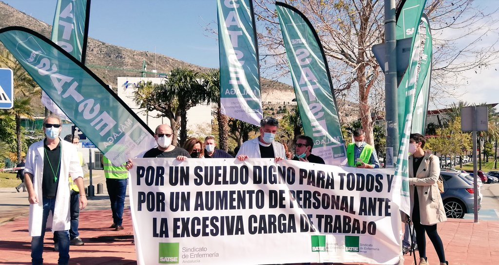 satsemalaga_'s tweet photo. Concentración esta mañana en el Hospital Vithas Xanit de Benalmádena por un sueldo digo y aumento de la plantilla. https://t.co/ACT1UIFIEY