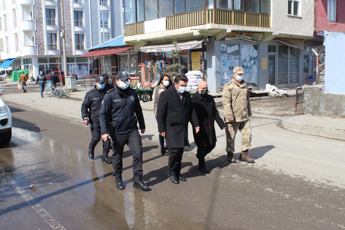 Kontrollü Normalleşme Dönemi Dinamik Denetim Modeli çerçevesinde kamuya açık tüm yaşam alanlarındaki denetimlerimiz  Kaymakamımız Suat HATAM başkanlığında  devam ediyor. 

⚠️MASKE 

⚠️ MESAFE 

⚠️TEMİZLİK