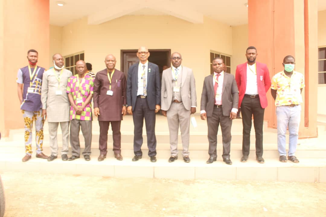 MOUAU_VC's tweet photo. Yesterday, I was hosted by CMBB, MEC, the Centre of Excellence in Root Crops Research and Development and the Centre for Entrepreneurship and Development. While I do my best to make these Centres more effective, I implore all to embrace the spirit of hard work and friendship. https://t.co/TzF1TtSgtH