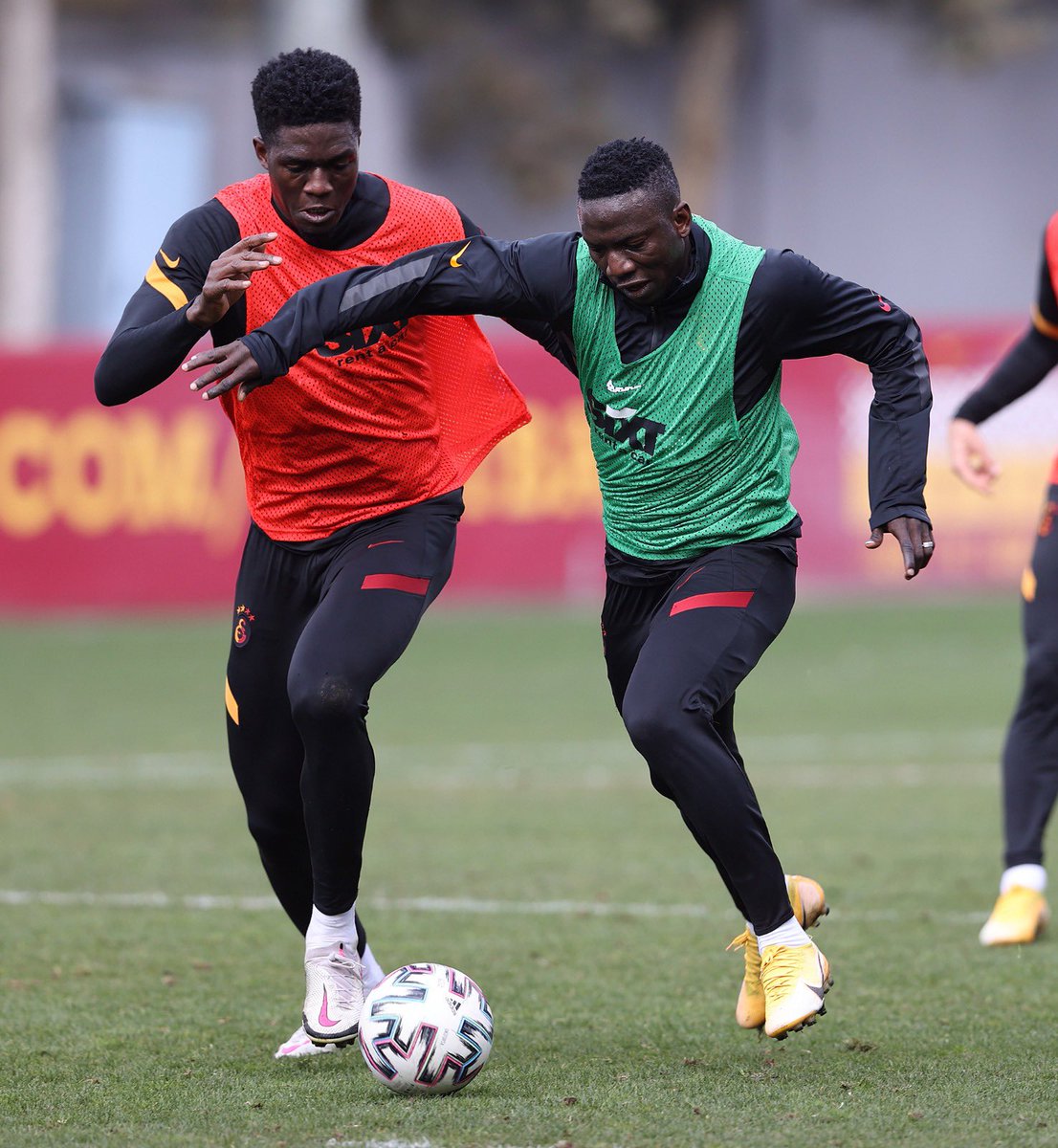 etebo_karo's tweet photo. Good session @GalatasaraySK 🦁 https://t.co/sRrkzUPfP2
