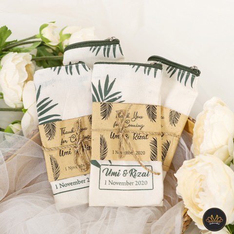baranggcewe's tweet photo. Pouch Souvernir Nikah 

Bisa custom design dan packagingnya. Terjangkau , dan estetik. Cakep banget, budget ekonomis. 

Harga : 1700 - 3000 / pcs 
Link https://t.co/SygQaYli48 https://t.co/udT415tmzP