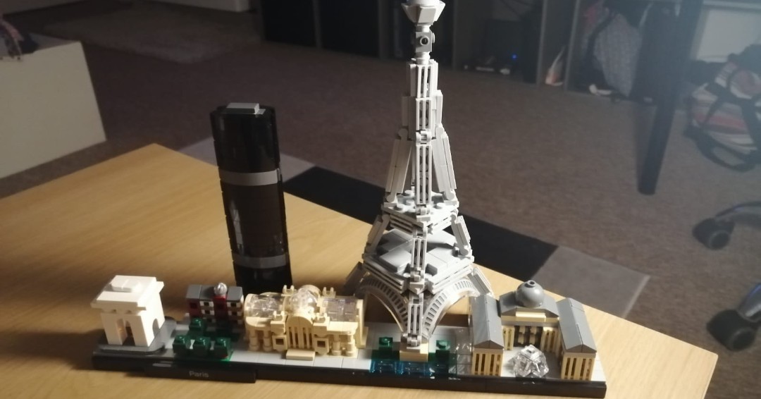 bournemouthdigi's tweet photo. Welcome to the Bournemouth Digital world tour! 🌍✈️

As we can't travel, we've brought iconic skylines to the home offices. This was a great remote team-building project for us.

We'd love to find out what remote team-building you've tried. 

#tellusmore #getintouch #commentbelow https://t.co/boauRHpAKz