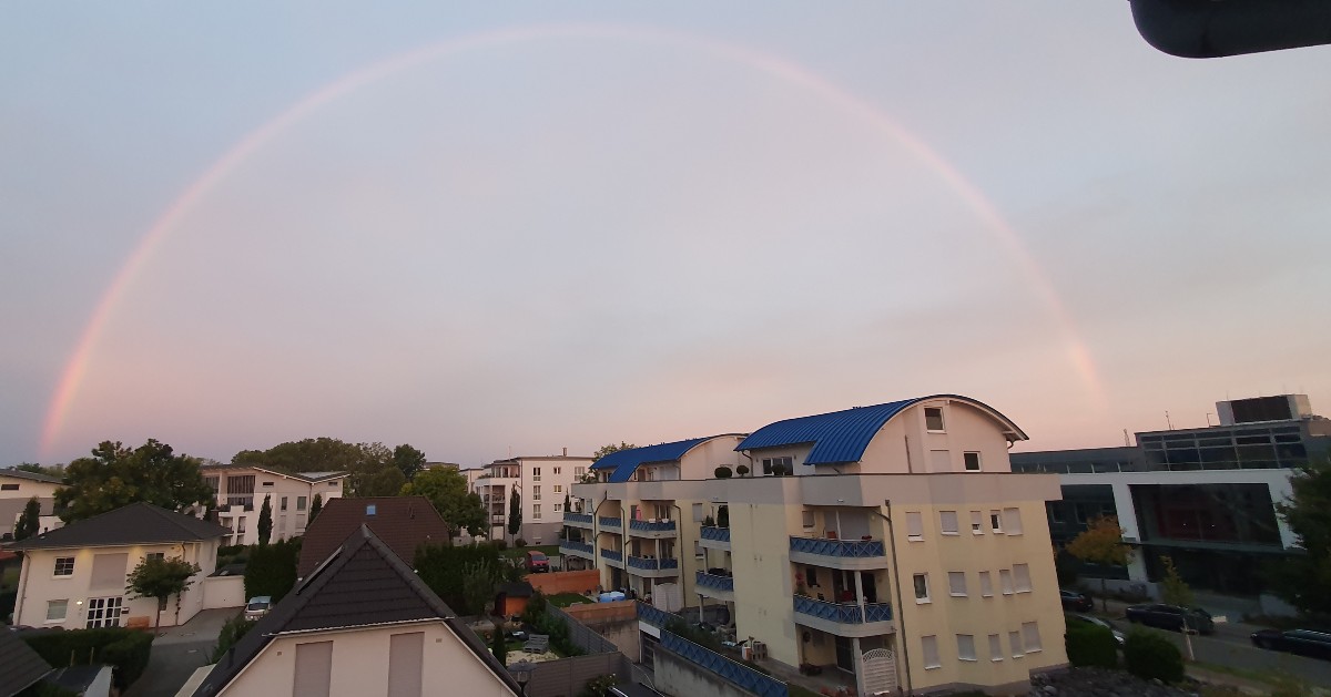 Crownpeak_DE's tweet photo. 🌈Ein Regenbogen der über unseren Büros in Dortmund endet!
Vielen Dank an unseren Kollegen Sebastian für dieses tolle Foto im Sommer und einen Happy St. Patricks Day!
P.S.
Wer den Topf voller Gold findet darf ihn gerne am Empfang abgeben. 😜
#InsighteSpirit #stpatricksday2021 https://t.co/JZSmUmTutM