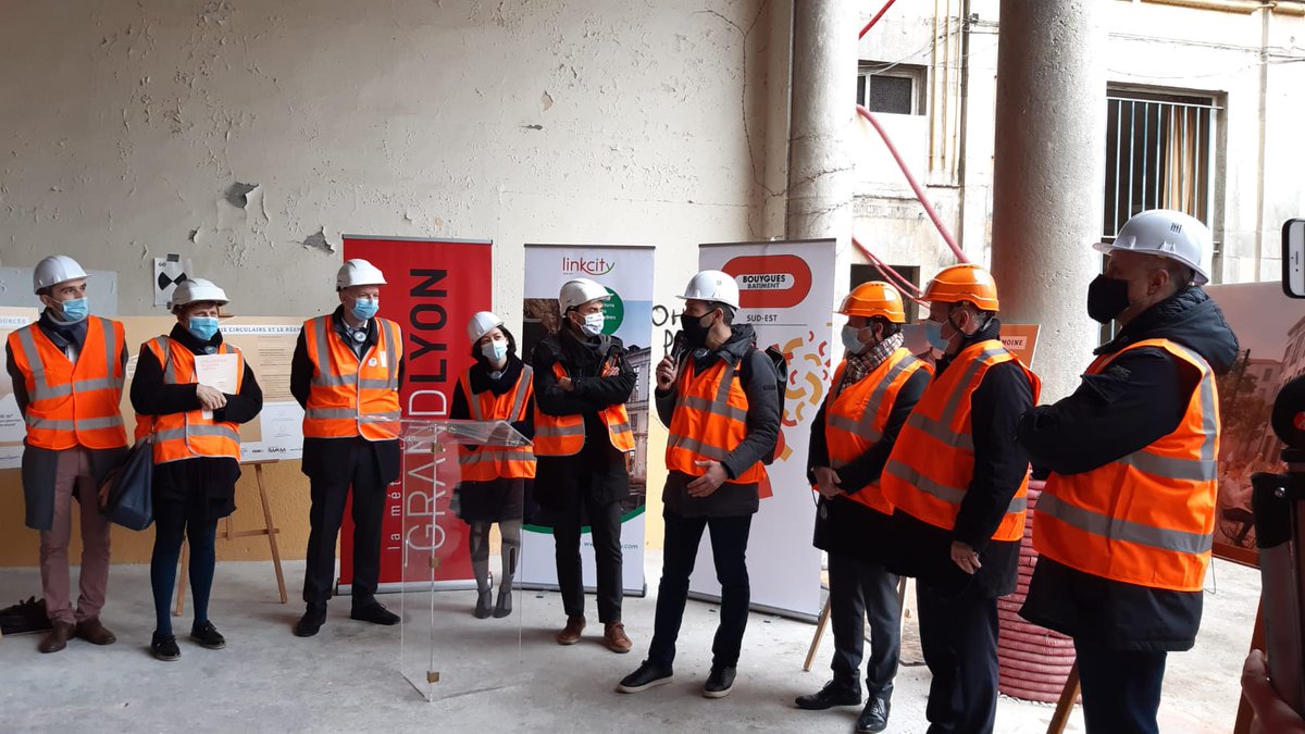 LinkCity's tweet image. Présentation du projet de #requalification du Collège Truffaut @villedelyon en présence de @brunobernard_fr
@Gregorydoucet #RaphaelMichaud #RoselineLegrand. Ce projet #multiusages, vise à transformer ce site emblématique en un nouveau lieu dédié à la #jeunesse et ouvert à tous.