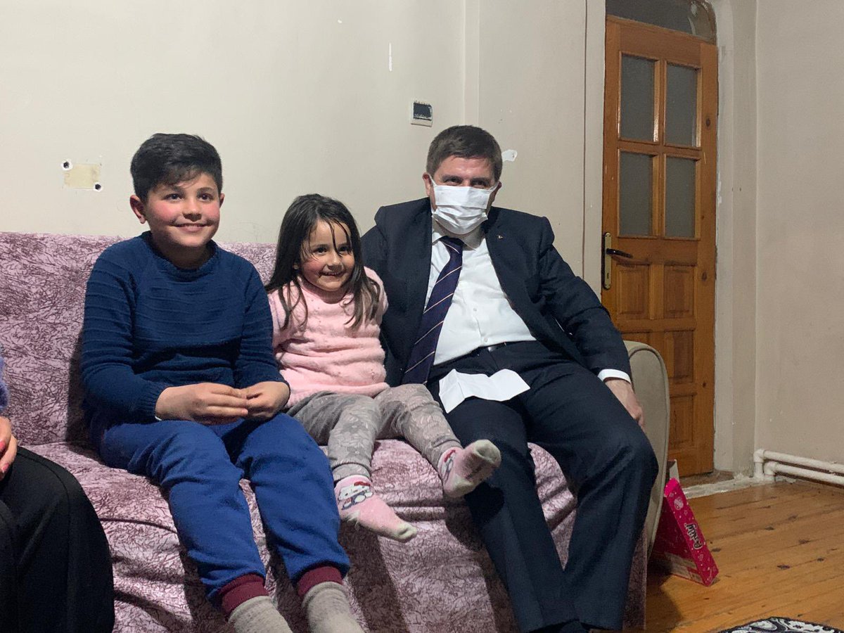sariibrahim_h's tweet photo. ❝ Her çocuk özeldir ❞ ❤️

Dünyayı güzelleştiren en masum şey, yüreğinde sevgiden başka bir şey barındırmayan sevgili evlatlarımız... https://t.co/nd8DxYe1k3