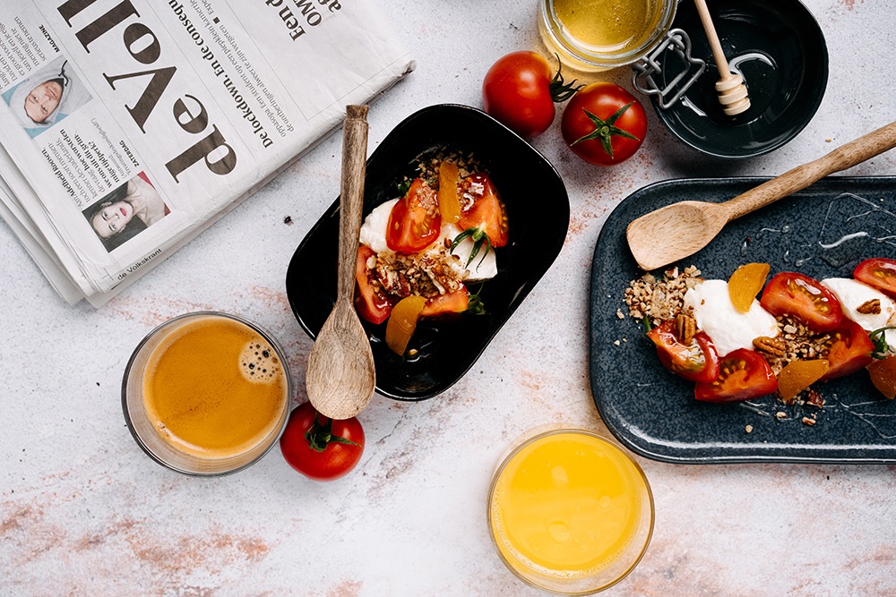 Activeer shoppers op de momenten dat ze niet aan het eten van een tomaat denken, bijv het ontbijt. Uit het onderzoek blijkt dat het ze vooral aan inspiratie ontbreekt. Daar spelen we op in, om zo de waarde binnen de AGF-categorie te vergroten. bit.ly/2QfrN3m #tomatotimes