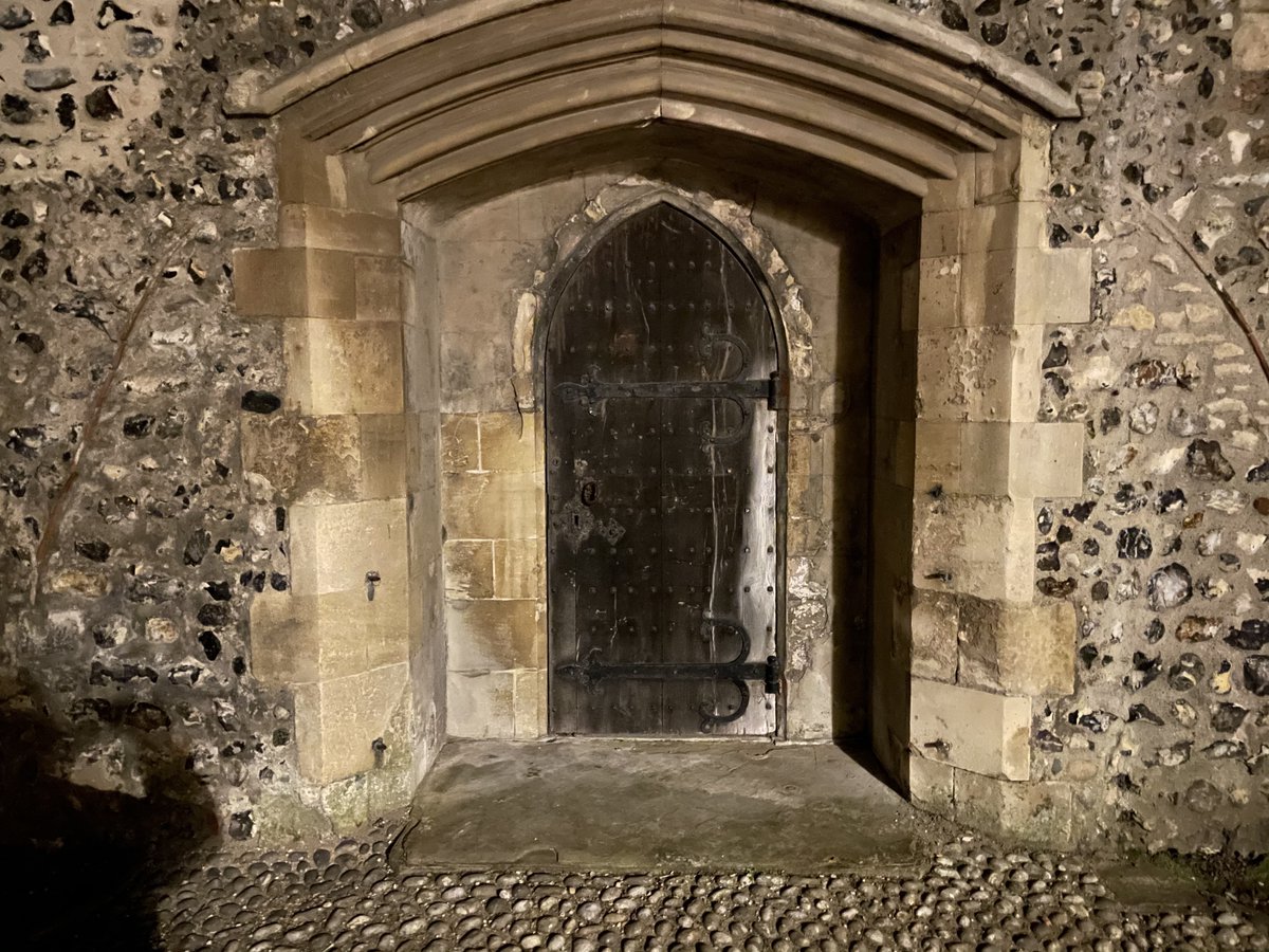 Working with the writer @girlhermes we can assemble a palette of sensory information...as the listener walks through Norwich, they build their own sensory experience...doors, arches, the cobbles, the smells & what might have been there in 1468... @uealdc #cw50