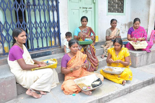 BeediLivelihood's tweet photo. 85 lakh families are beseeching @PMOIndia @narendramodi for relief from amendments to COTPA. Let them live with dignity esp., the elderly women beedi rollers. 
#Beedilivelihoodsmatter #vocalsforlocal #HumBhiLocal @narendramodi @PMOIndia @SantoshKumarGangwar @LabourMinistry https://t.co/TXa9S1Ry8n