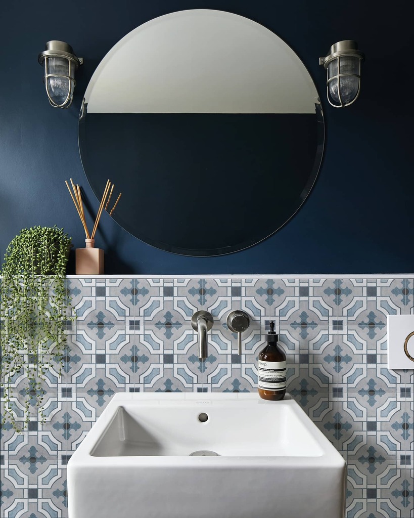 EdinTileStudio's tweet image. Perfect for blurring the boundaries between inside and out, the Brick Lane abstract collection from @ca_pietra_ creates instant impact both on floors and walls.
.
.
.
Porcelain tiles
Slip Rate: R10
Matt Finish
Suitable for interior and exterior, walls an… instagr.am/p/CMhJhPiDNRw/