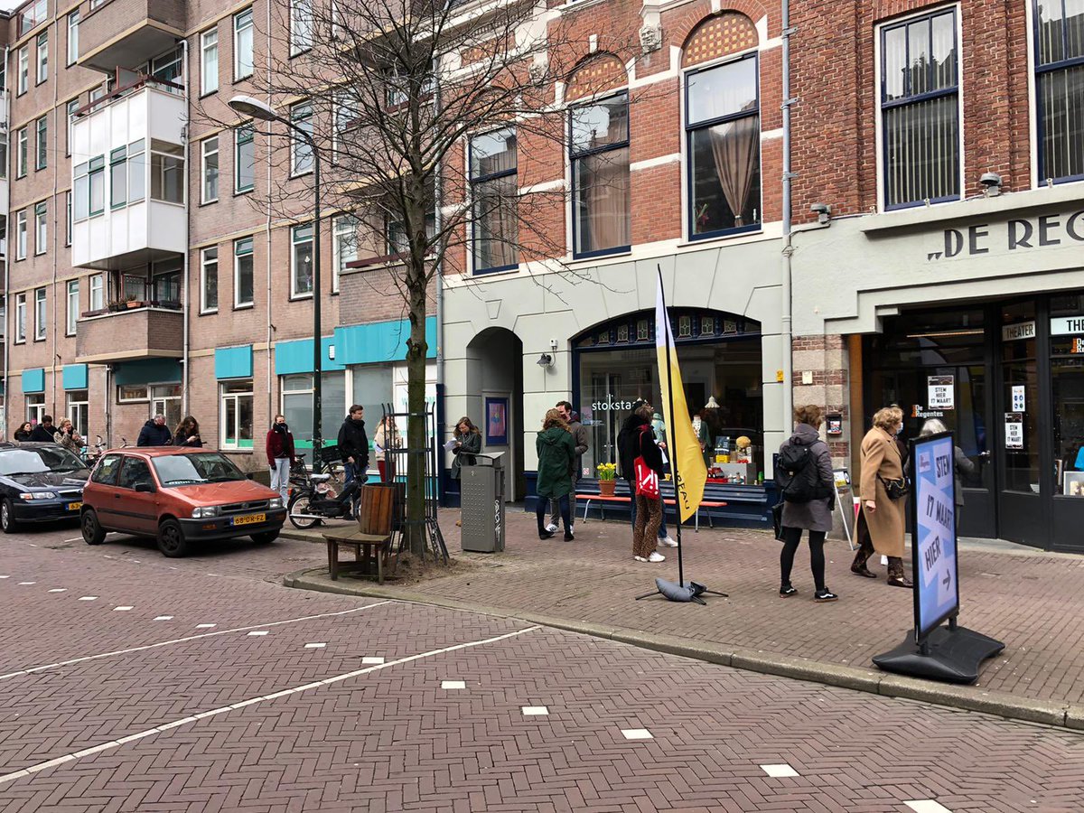 BerberKroon's tweet photo. Rij op straat is een goed teken bij verkiezingen:-) https://t.co/oJqneiWNOV