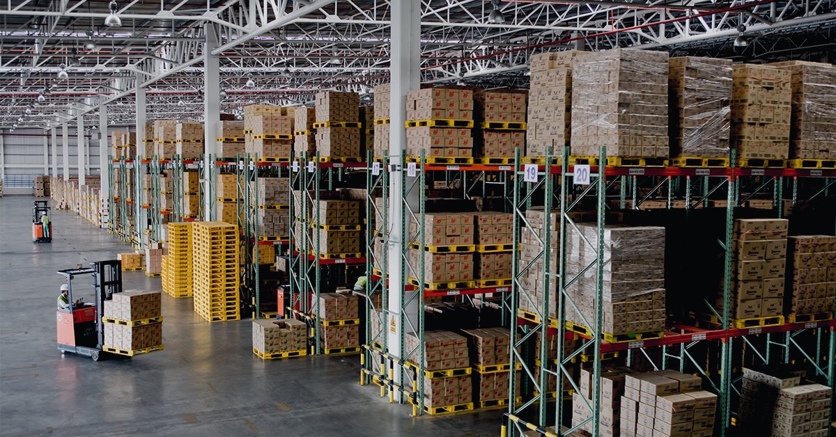 MA_CRESolutions's tweet photo. The #industrial sector has remained relatively resilient throughout the COVID-19 crisis. Watch @VictorCalanog provide an update on performance fundamentals --> https://t.co/LOEEdpr1bA

#MoodysCRE #CRE #commercialrealestate #warehouse #distributioncenters #flexspace https://t.co/meXaTRh9ct
