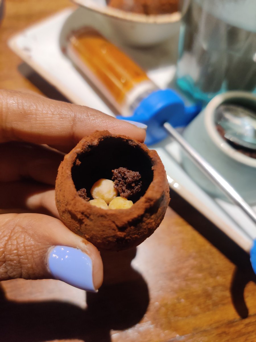 hisnhercravings's tweet photo. https://t.co/yI87NdvvEJ

Check out the making of Chocolate Panipuri @Spiceklub, Lower Parel https://t.co/DnY6fVTJ8B