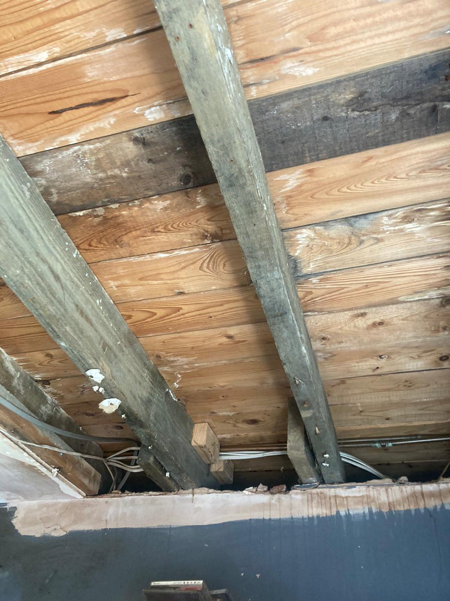 MissTIslam82's tweet photo. @NewhamLondon @rokhsanafiaz Salaam to all @ Newham, 16 years as a tenant and I need help please to fix my kitchen, my young family needs your help please ❤🤲 https://t.co/ebKSPjA1uF