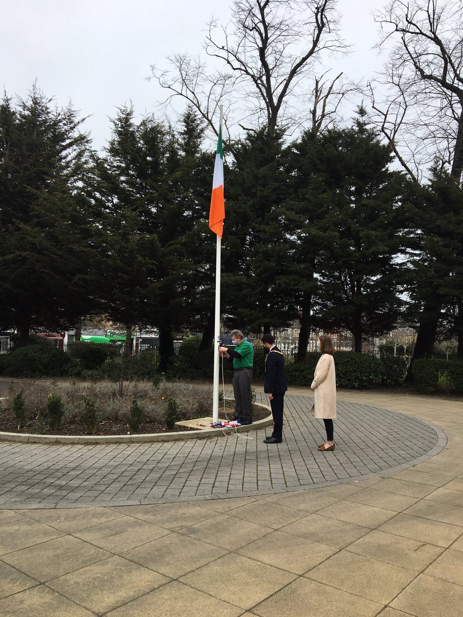 lizmcshane's tweet image. Thank you to the Mayor of Haringey @AJogee for raising the flag for St Patrick’s Day &amp;amp; acknowledging the contribution of the Irish community in Haringey. Great to hear that Jack from Mayo raised the flag! #StPatricksDay