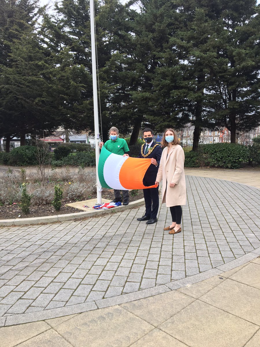 lizmcshane's tweet image. Thank you to the Mayor of Haringey @AJogee for raising the flag for St Patrick’s Day &amp;amp; acknowledging the contribution of the Irish community in Haringey. Great to hear that Jack from Mayo raised the flag! #StPatricksDay