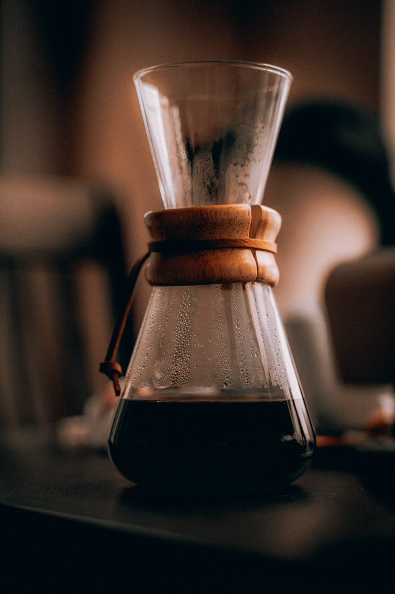 RisuProductions's tweet photo. While I love coffee machines, personally, pour-over coffee is just amazing for the aroma and rich flavor! ☕️

#chemex #pourovercoffee #tastemap #coffee #productphotography #写真好きな人と繋がりたい #写真撮ってる人と繋がりたい #aroma #morningcoffee☕️ #satisfying #moody https://t.co/E9YBgyGzxR