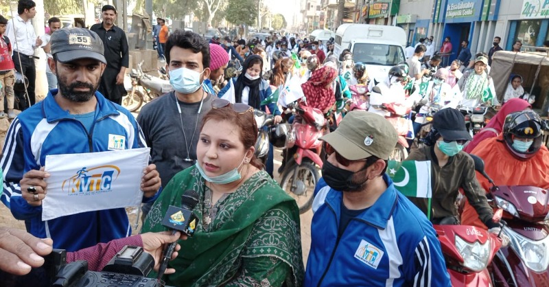 OxfaminPakistan's tweet photo. On 7th March, Oxfam in Pakistan together with Karachi Vocational Training Centre (KVTC), organised a bike rally with women and girls to claim safe spaces in public mobility.

#IWD #InternationalWomensDay #JanayNaDu #LockdownPatriarchy https://t.co/VSc2RKDWeg