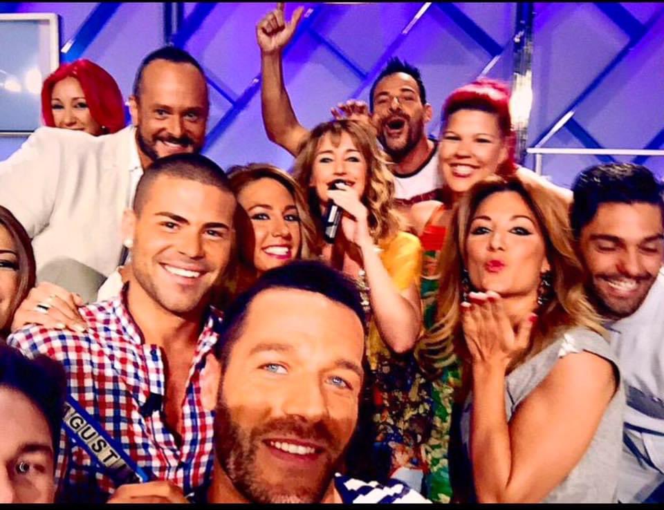 Nos despedimos de MYHYV con esta  foto el día del cumpleaños de Enma García . Este programa pone fin a su ciclo después de todo estos años. Gracias por los momentos que nos ha regalado 😍