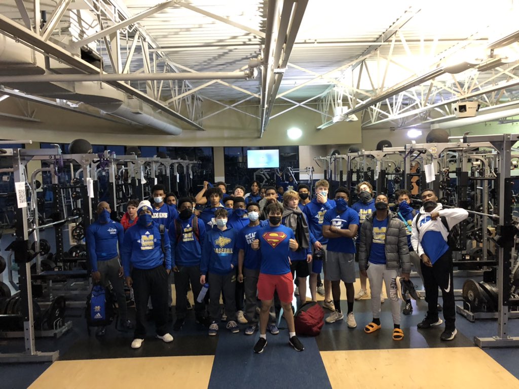MHSBSBL's tweet photo. 6:30 AM Workouts! Blue Shirt Tuesday! #compoundimpact @McEachernSports @McEachernHigh #BREATHINGFIRE #inseason #onGAMEdays https://t.co/6C4F4cjfJb