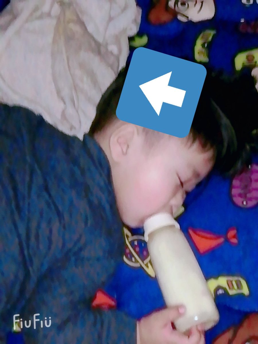 じゅなたろす On Twitter 子の愛用お気に入りバスタオルやっと洗濯できた 産院からのプレゼントで新生児の頃からずーっと使ってて定期的に洗ってたけど最近タイミングや天気が合わずきちゃなくなってたけどやっとキレイになった ライナスの毛布 安心毛布