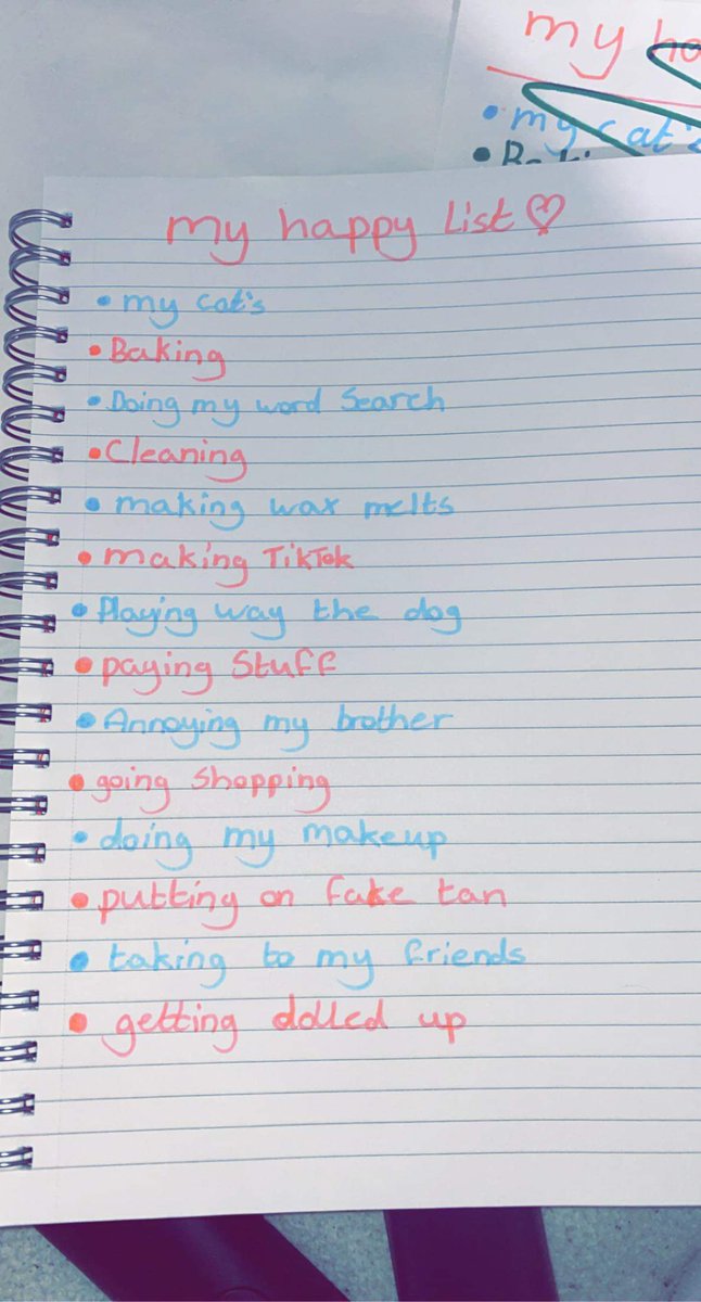 NLCYouthwork's tweet photo. On #WellbeingWednesday the young people are sharing some of their positive messages to help make us smile πππ½
One thing they have been doing is creating βhappy listsβ of things to understand what things make them feel better. Why not make yours today? β¨
#StayWellNLWeek π§π½ββοΈ https://t.co/8XxS9gKIhb
