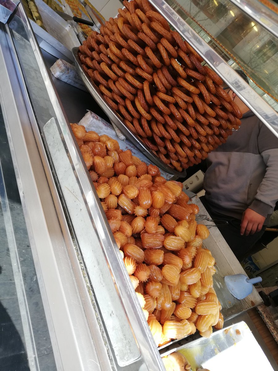 berivanabarana's tweet photo. Jinên ducanî nebînin înşela
Lê qey xweşin kelandî û teze 😋 https://t.co/l1s0hAZT3V