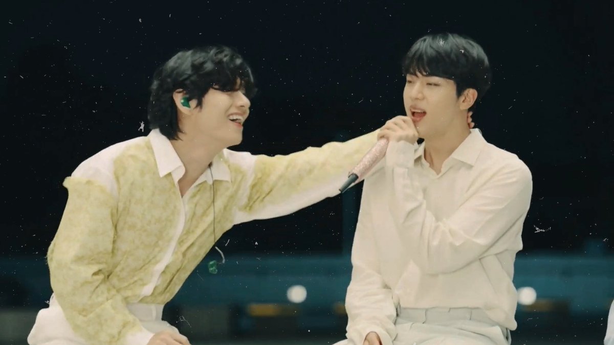 souljinniie's tweet photo. I will never move on from this Taejin moment 💜 https://t.co/o8Ozy1n7iP