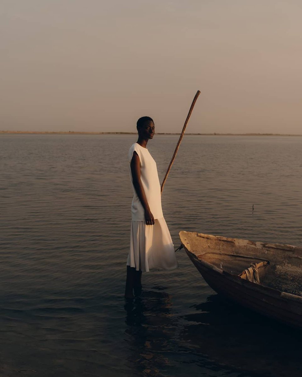 afrodyssee's tweet photo. TREE OF LIFE
Amy Faye by Charlotte Lapalus for Ignant. 2019 @amyafaye @ignantmag #charlottelapalus #amyfaye #treeoflife #initiationrites #endfemalegenitalmutilation #casamance #senegal #africa #geneva #afrodyssee https://t.co/38iRlsGKiq