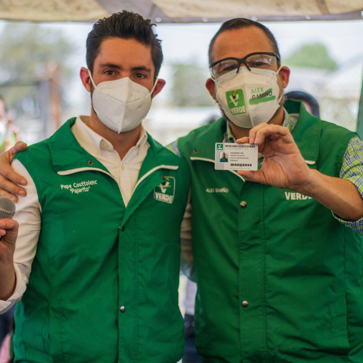 AlexGamCoacalco's tweet photo. El lunes pasado en campaña de Credencialización; 
Mi fe de  bautizo y mi acta de nacimiento como verde.
Gracias @pepecouttolenc https://t.co/59DCYxfjL1