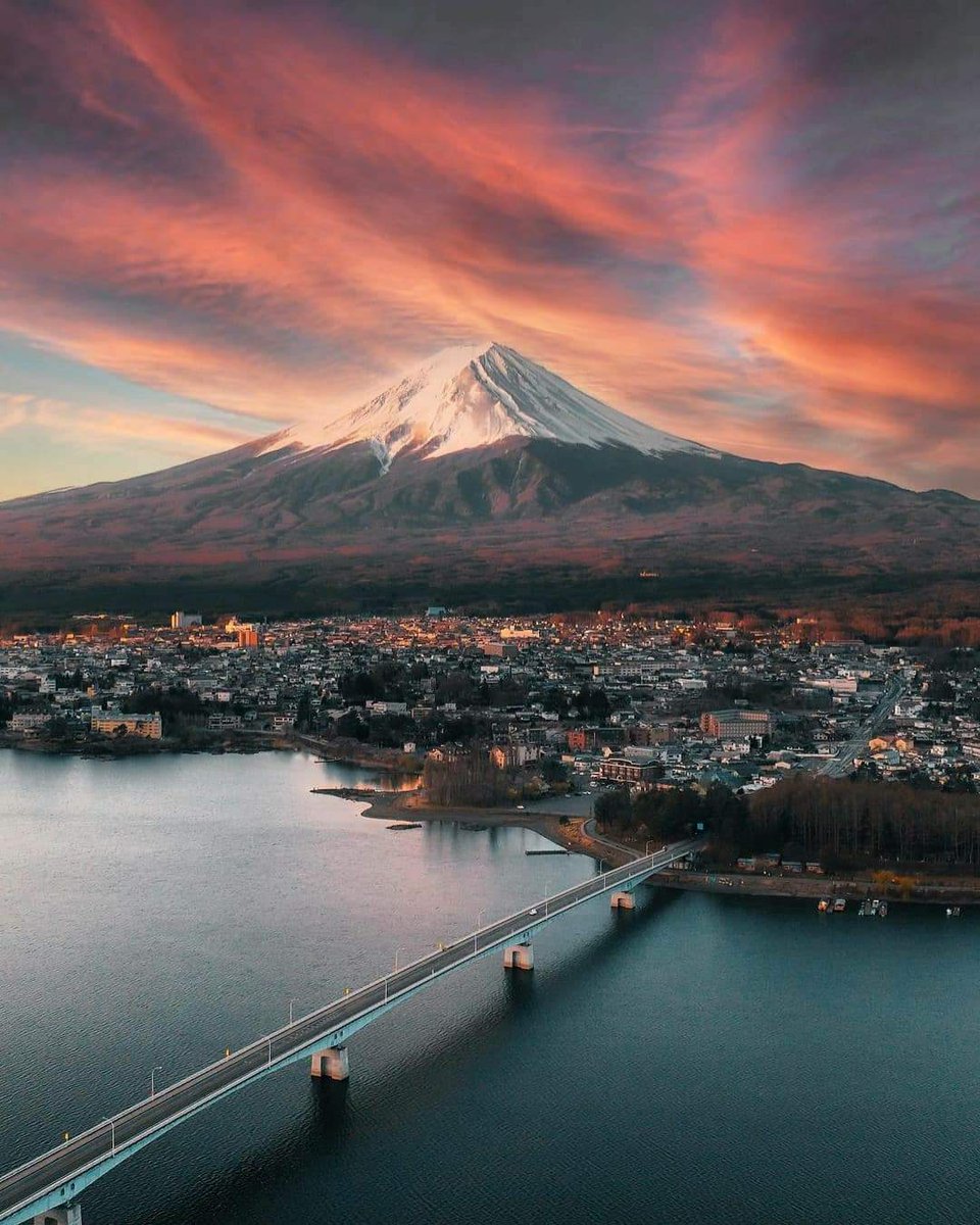 Lake kawaguchi and Mount Fuji Japan... Photo by yantastic...