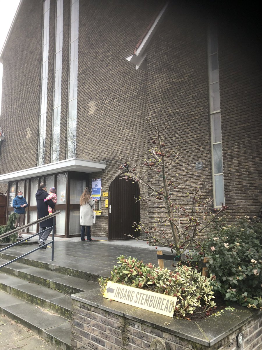 Tuindorpkerk's tweet photo. Stembureau in TK https://t.co/pglNTkQYzL
