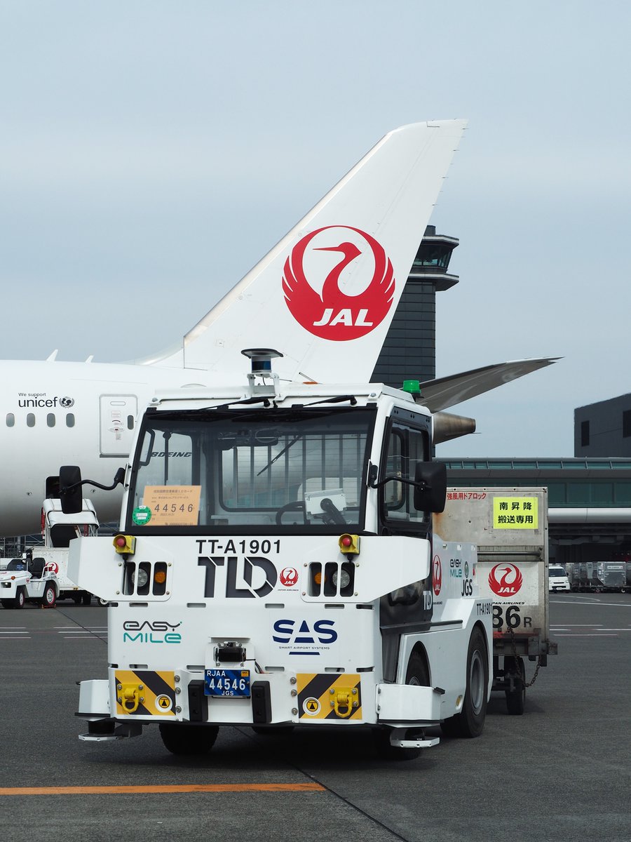 JAL will be the first airline in Japan to introduce the <a href="/SAS_GSE/">Smart Airport Systems</a>  'TractEasy' - an autonomous baggage tractor solution.

Read the full article available here - smart-airport-systems.com/news/

#SmartAirportSystems #TractEasy #SmartAviation