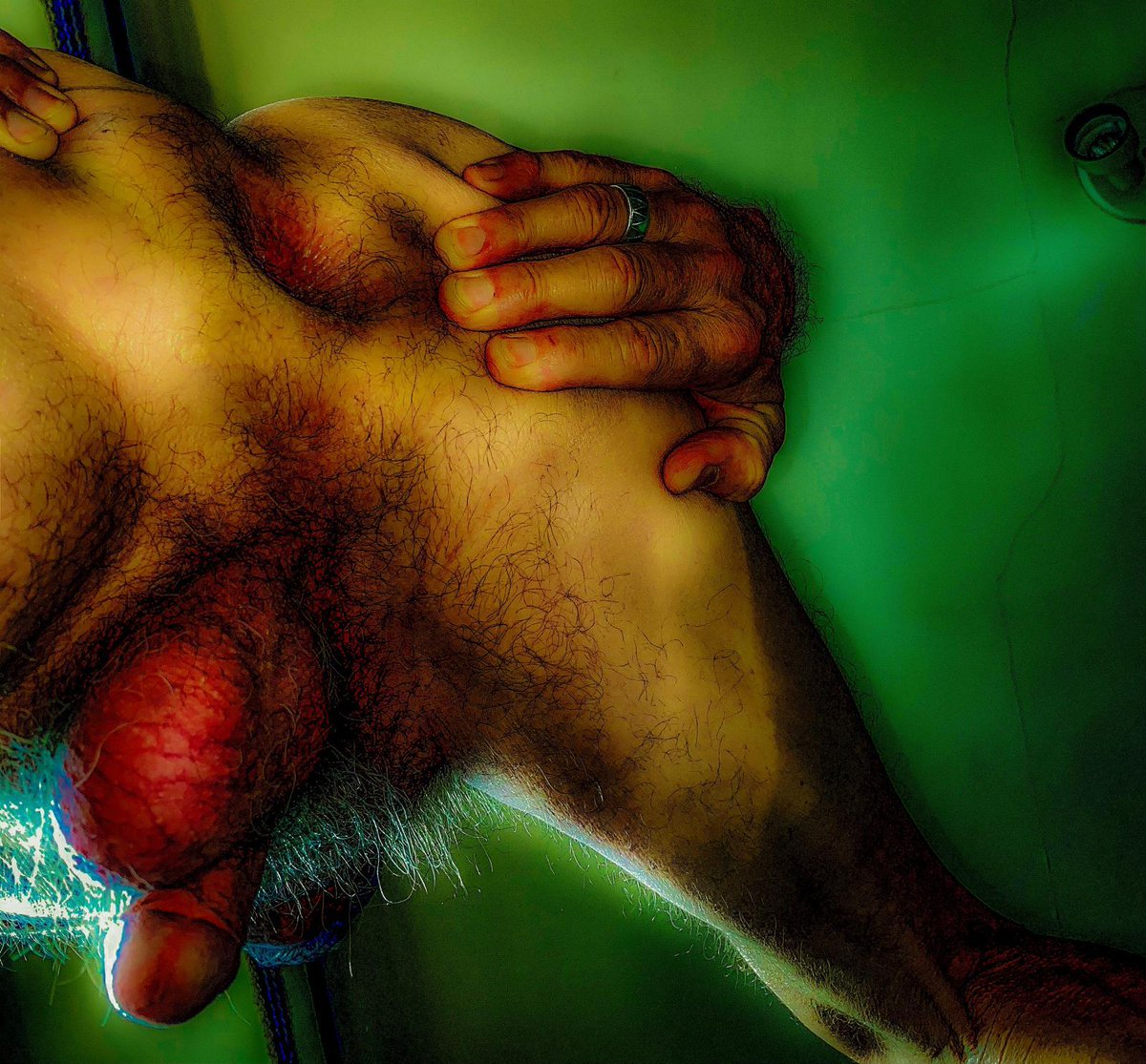 DaddyFansPage1's tweet photo. Fuck me daddies
#mature #hot #older4me https://t.co/MlI0q1pDxS