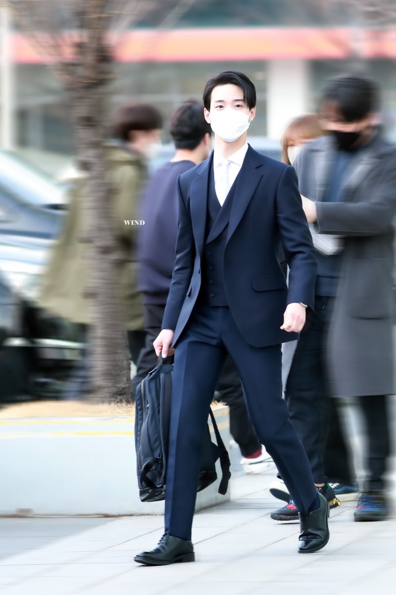 wind_dy0712's tweet photo. 20210317 조선구마사 제발회 퇴근

가장 늦게 퇴근한 동윤님 ㅋ💙
제발회 수고 많으셨습니다. 💛
건강 조심하세요~ 
���방 ㄱㄷㄱㄷ . ㄷㄱㄷㄱ

#장동윤 #JANGDONGYOON https://t.co/32QGqtsFiD