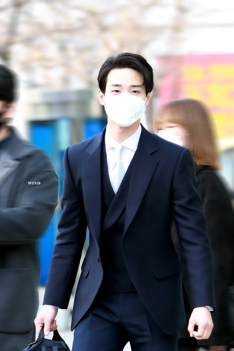 20210317 조선구마사 제발회 퇴근

가장 늦게 퇴근한 동윤님 ㅋ💙
제발회 수고 많으셨습니다. 💛
건강 조심하세요~ 
첫방 ㄱㄷㄱㄷ . ㄷㄱㄷㄱ

#장동윤 #JANGDONGYOON