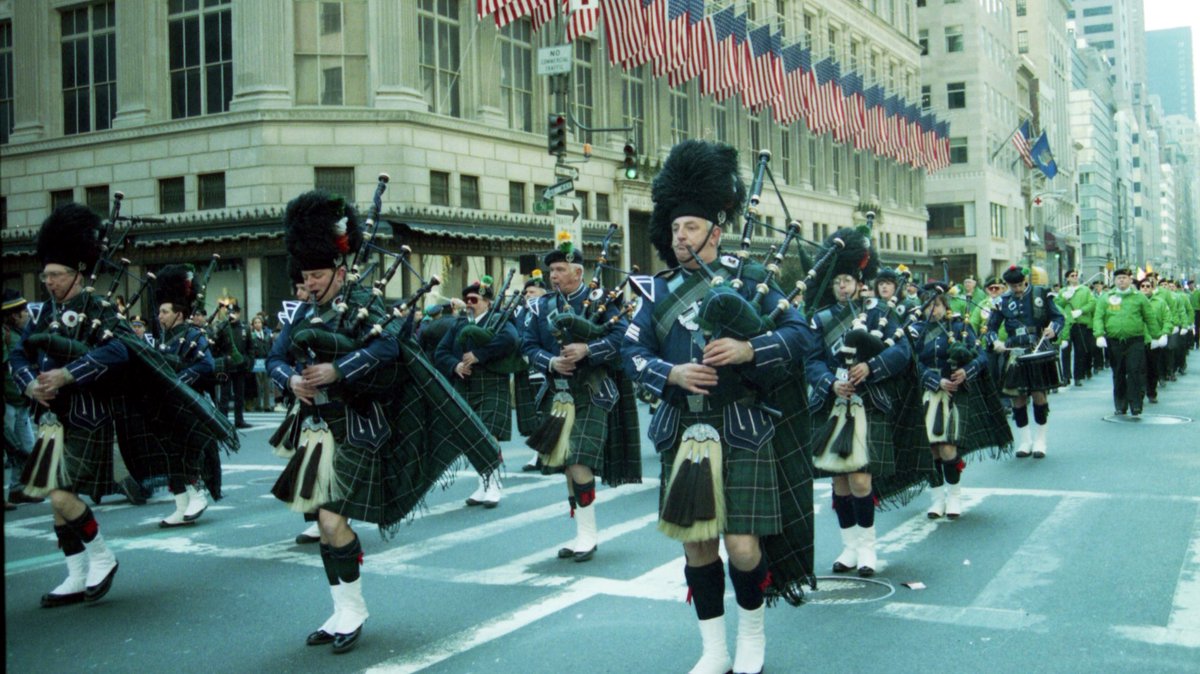 As a kid, I remember coming into Manhattan early with my family &amp;, wrapped in blankets, spending hours sitting in front a barrier watching bagpipers &amp; marchers stride by.

With no parade this year, NYC’s resolve keeps the celebration alive in our hearts.

Happy #StPatricksDay