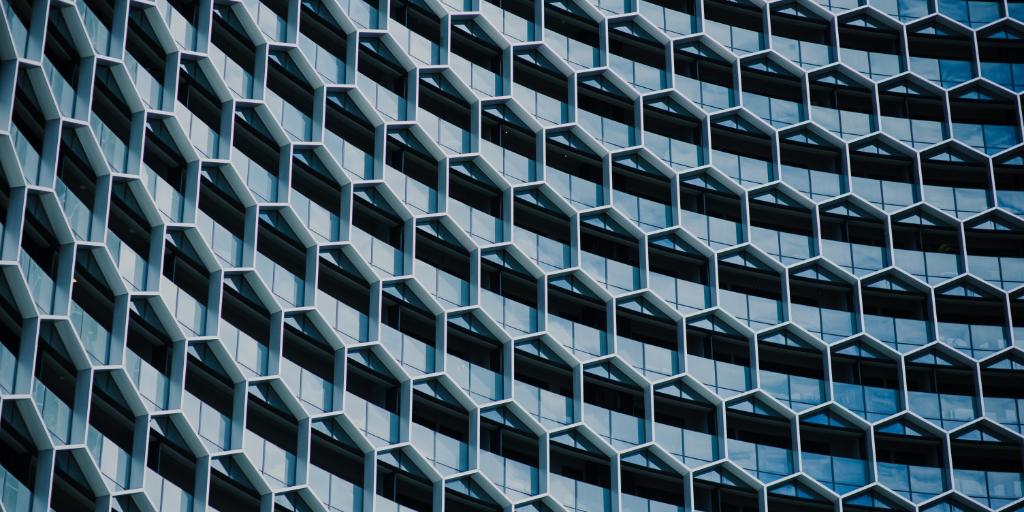 Oracle's tweet photo. How can #blockchain help with data management? @SQLMaria explains how it can be used in our #database to protect your assets: https://t.co/QZjbluaHCK https://t.co/8EK8nYMzek