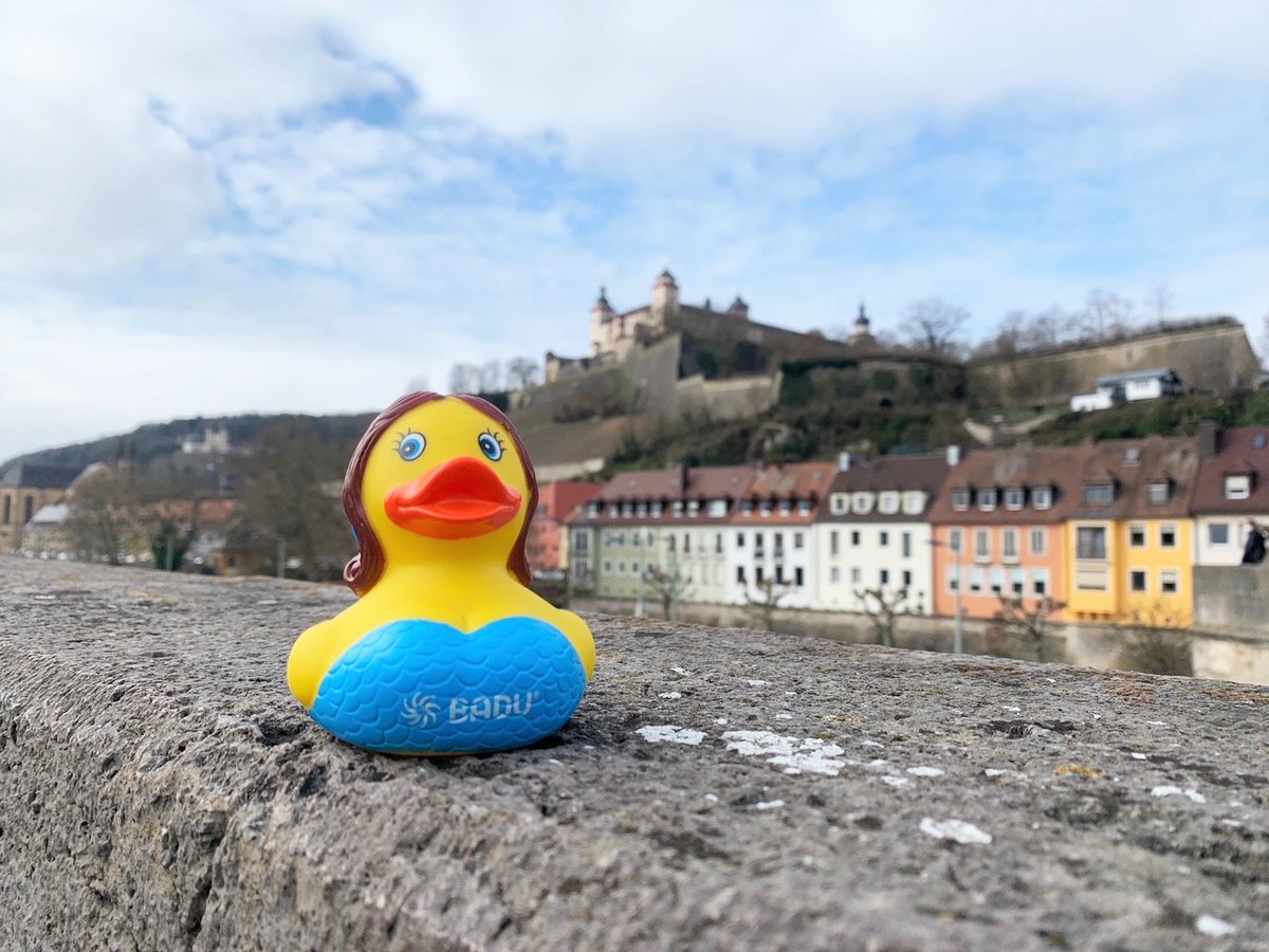 Unsere BADU Ente wurde heute von unserem Key Account Manager Schwimmbad öffentlich Frank nach Würzburg entführt und hat sich am Main mit Blick auf die Festung gesonnt. 🏰☀️
#Speckpumpen #SPECK #pumps #BADU #Wuerzburg #sun #main