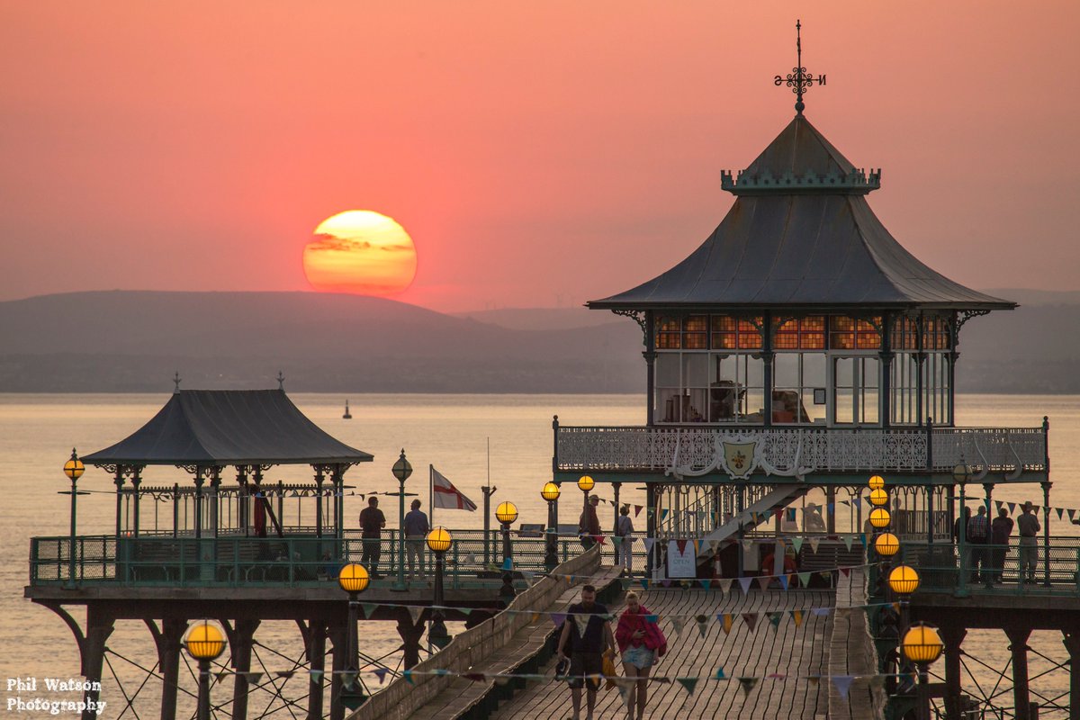 Some midweek inspiration from the timeless Clevedon Pier, Somerset

📷<a href="/philwatsonphoto/">Phil Watson</a>