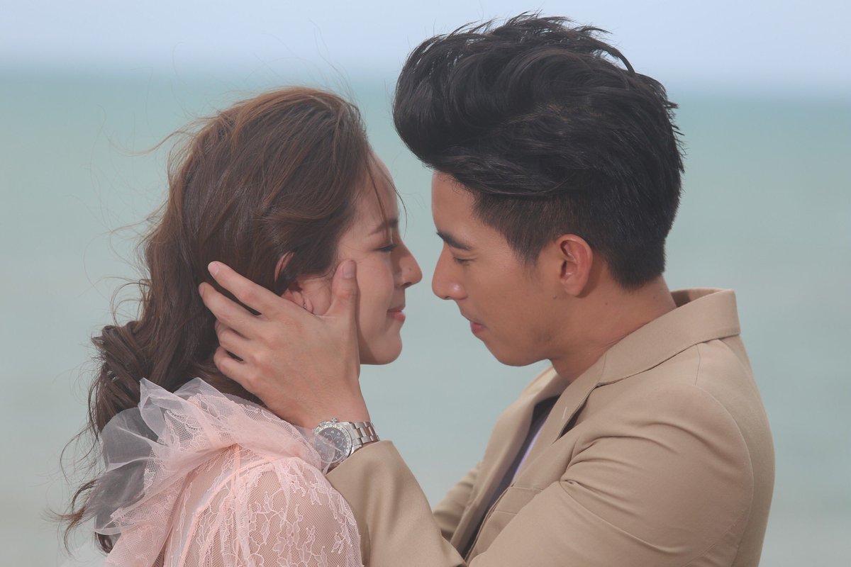 bestbesbestt's tweet photo. ซ้ายหรือขวา จิ้นหรือ จริง #ดวงใจในมนตราEP15 https://t.co/KIrrmlJiiM