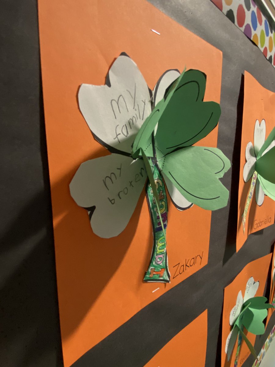 mrsconroyjtps's tweet photo. The #ConroyCrew is feeling 🌈lucky🍀 and they proudly shared their luck for all to see! #StPatricksDay #firstgrade https://t.co/hb4G6iqwIh