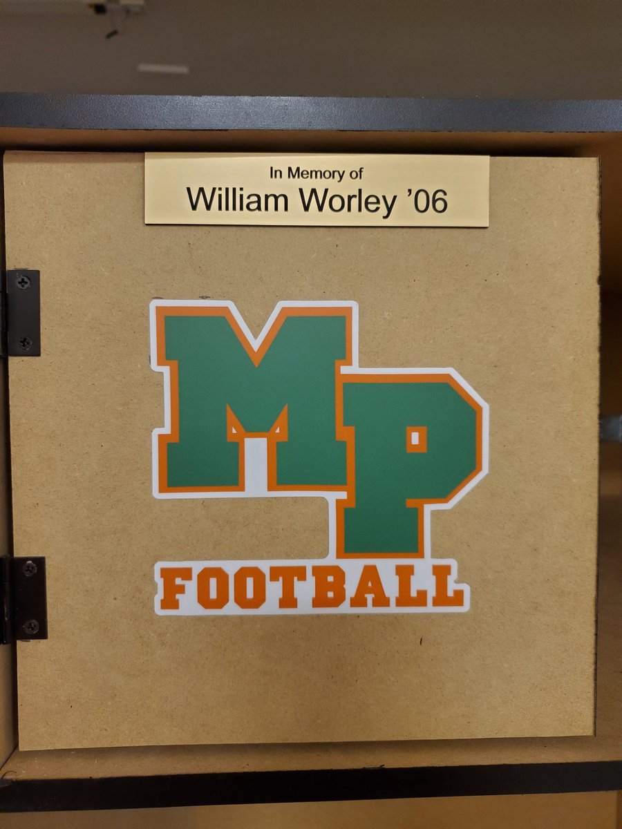 EMPEHIAthletics's tweet photo. Coach CJ didn't allow the exorbitant cost of ordering lockers to stop his vision. With no blueprints, limited help, plus some trial and error; he spent hundreds of hours building the lockers from scratch. Huge thanks to each alumni that sponsored a locker. @Chris_CJ_6 MP🐎Pride https://t.co/sOOkpp5kGY