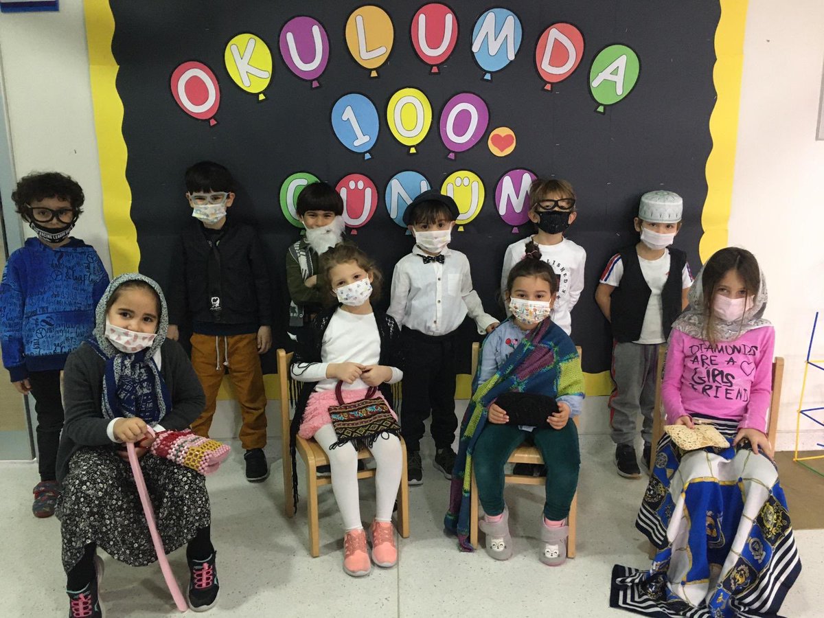 Okul öncesi öğrencilerimizin büyük bir heyecanla, matematik ve sanatı buluşturarak hazırladıkları 100. Gün Sergisi ve 100. Gün Pastası ile harika bir gün geçirdik❤️💙 
<a href="/ErkenCocukluk/">Hale Güneş</a> <a href="/tugbaozdinc/">Tuğba Özdinç Kater</a> <a href="/NukteTeber/">Nükte Teber</a> 
#bahçeşehirkolejinde100gün