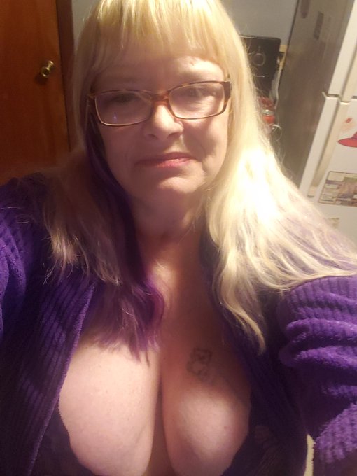 Anyone up to a Skype meeting with me?  I am all dressed up in purple! https://t.co/xWPFntW1oe